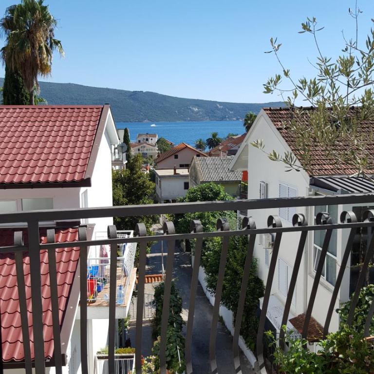 Fortunella Apartments - Apartment with Sea View - 10