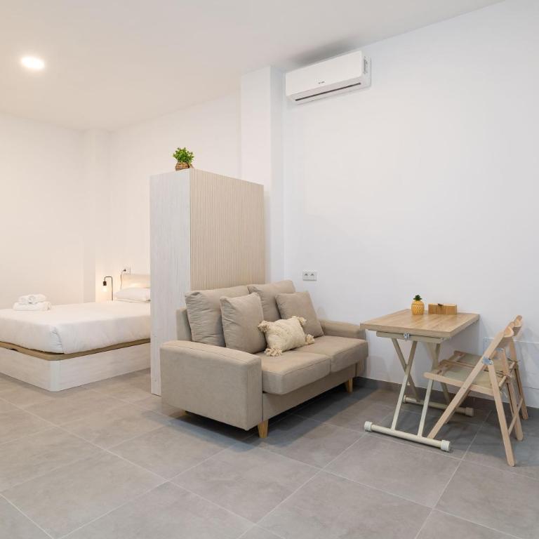 Cosy studio near AVE station - Apartamento - 3