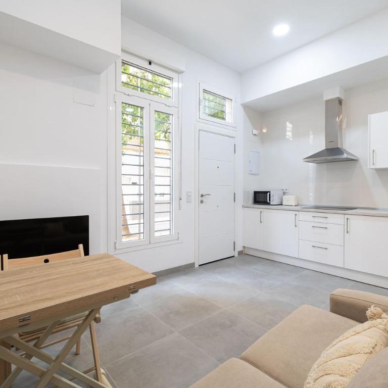 Cosy studio near AVE station - Apartamento - 1