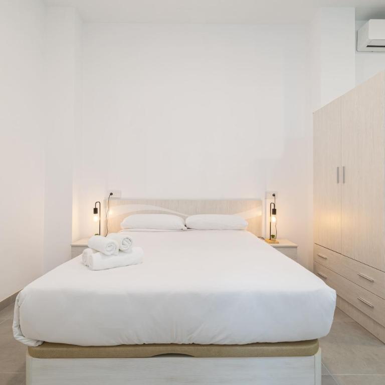 Cosy studio near AVE station - Apartamento - 11