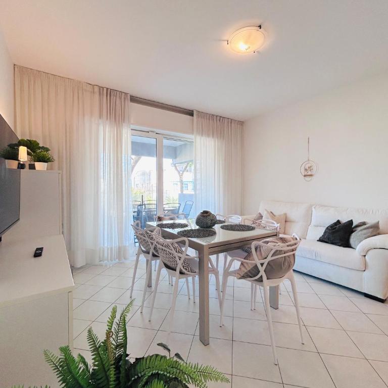 Appartamenti Carinzia Fronte Mare - Flexrent Immobiliare Abissinia - Appartamento con 2 Camere da Letto e Vista Mare - 9