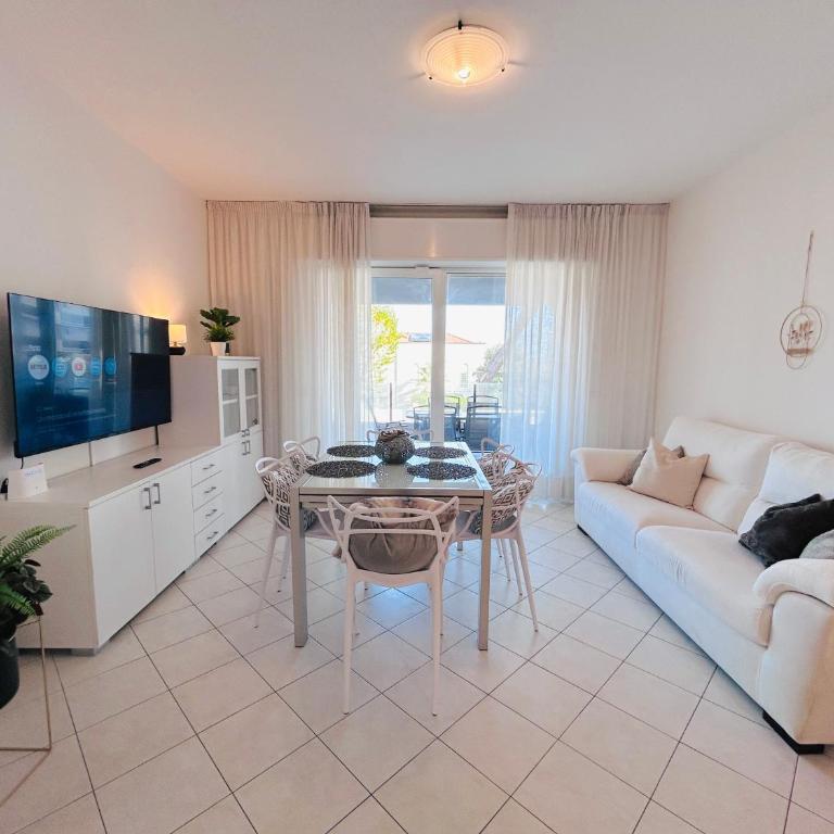 Appartamenti Carinzia Fronte Mare - Flexrent Immobiliare Abissinia - Appartamento con 2 Camere da Letto e Vista Mare - 10