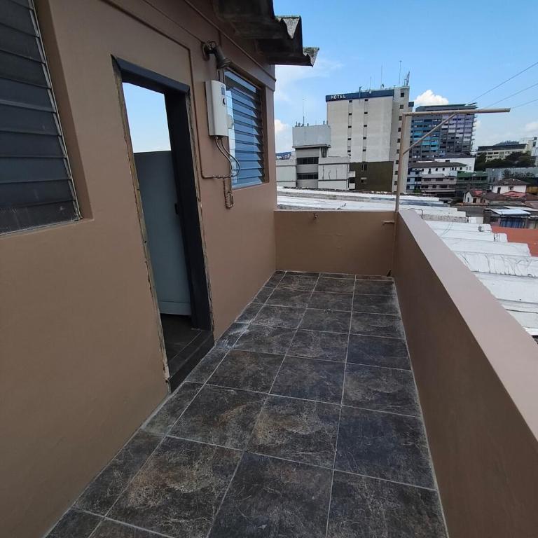 Departamento con hermosa vista y excelente ubicación con parqueadero - One-Bedroom Apartment - 12
