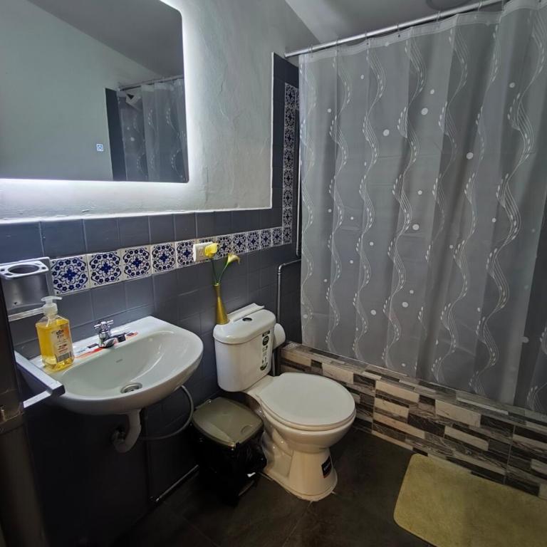 Departamento con hermosa vista y excelente ubicación con parqueadero - One-Bedroom Apartment - 16