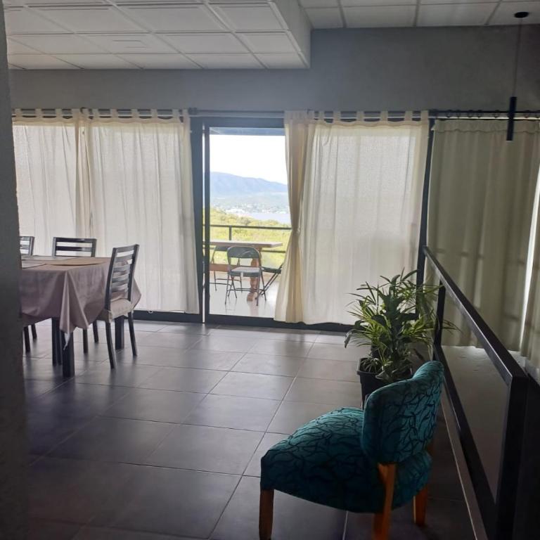 El Descanso - Three-Bedroom House - 8