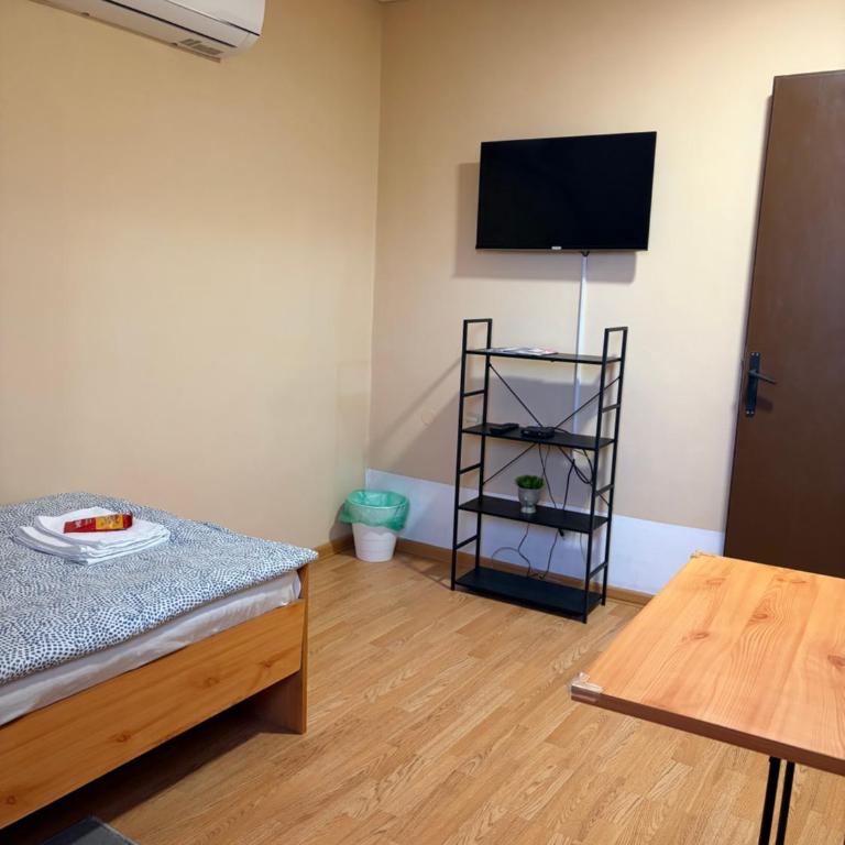 Rooms with private Bathroom & Free Parking ''Sobe Zoka,, - Jednokrevetna Soba sa Sopstvenim Kupatilom - 9