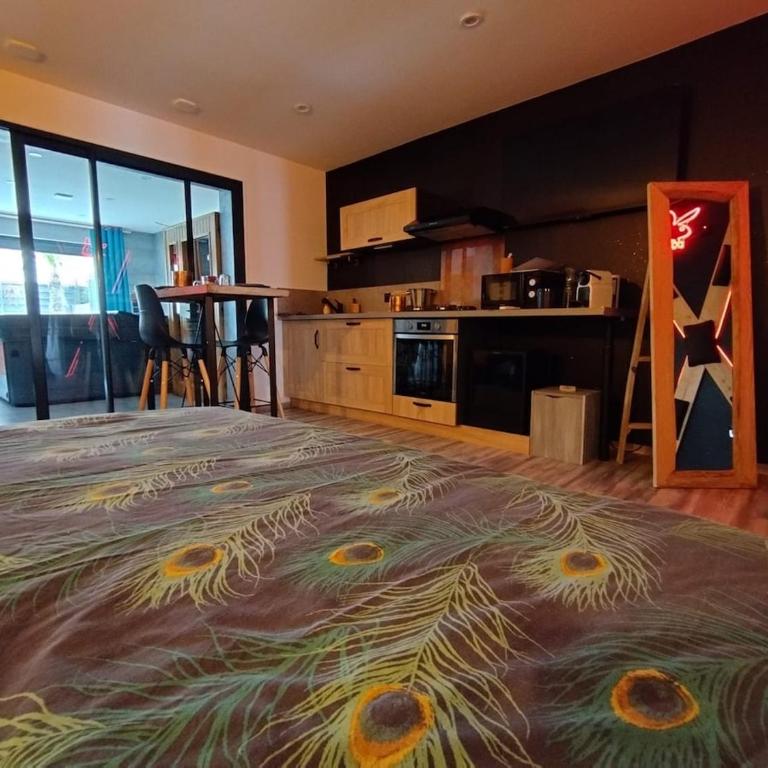 Love room suite jacuzzi sauna pour 2 personnes - Appartement 1 Chambre - 5