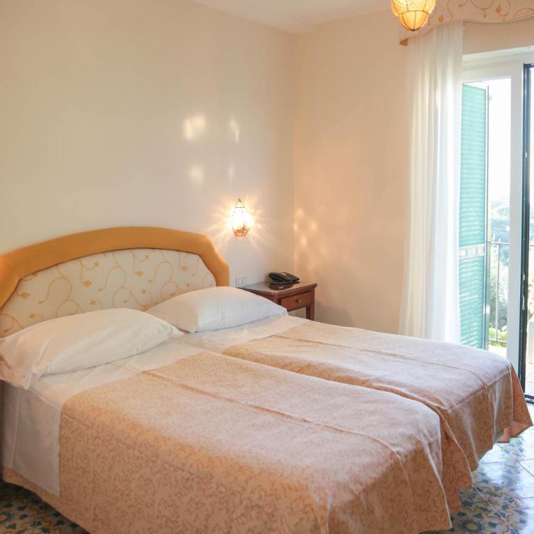 Hotel La Badia - Ampia Camera Matrimoniale/Doppia con Letti Singoli - 5
