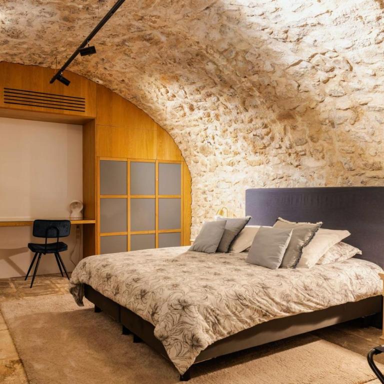 Le Spacieux - Un Voyage en Provence- Offre de lancement - Appartement 3 Chambres avec Piscine Privée - 17