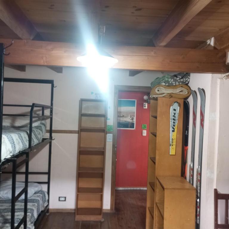 Los Coihues camping & hostel - Cama en habitación compartida de 6 camas - 6