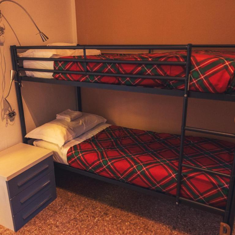 OstellOlinda - Posto Letto in Dormitorio Misto con 4 Letti - 6