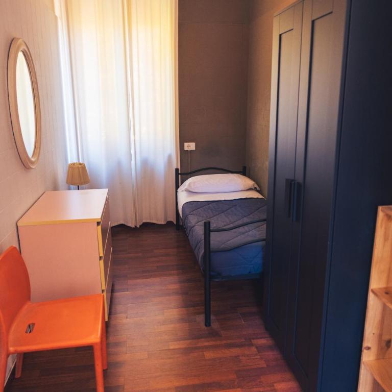 OstellOlinda - Camera Singola con Bagno in Comune - 3