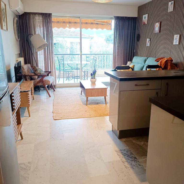 Appartement à 100m de la plage - Apartment mit 1 Schlafzimmer - 2