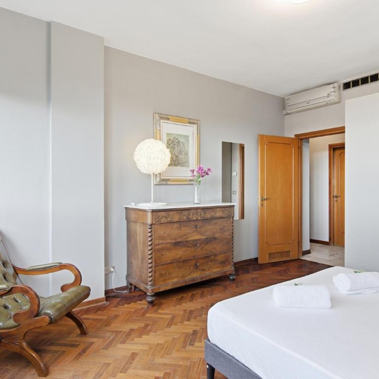 Hostly-The Pisa Walls Apartment-Near Leaning Tower - Appartamento con 4 Camere da Letto - 34