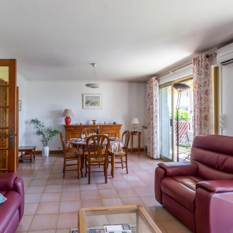 Bright 3 Apartment Near The Sea With Balcony - Apartment - 5