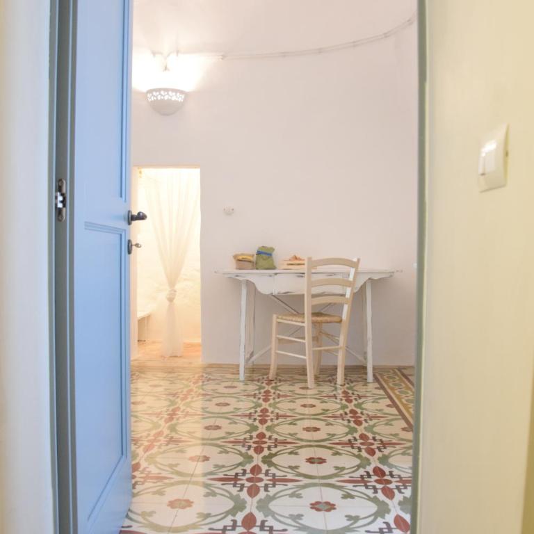 Corte Trullo Sovrano B&B - Trullo con 2 Camere da Letto - 8