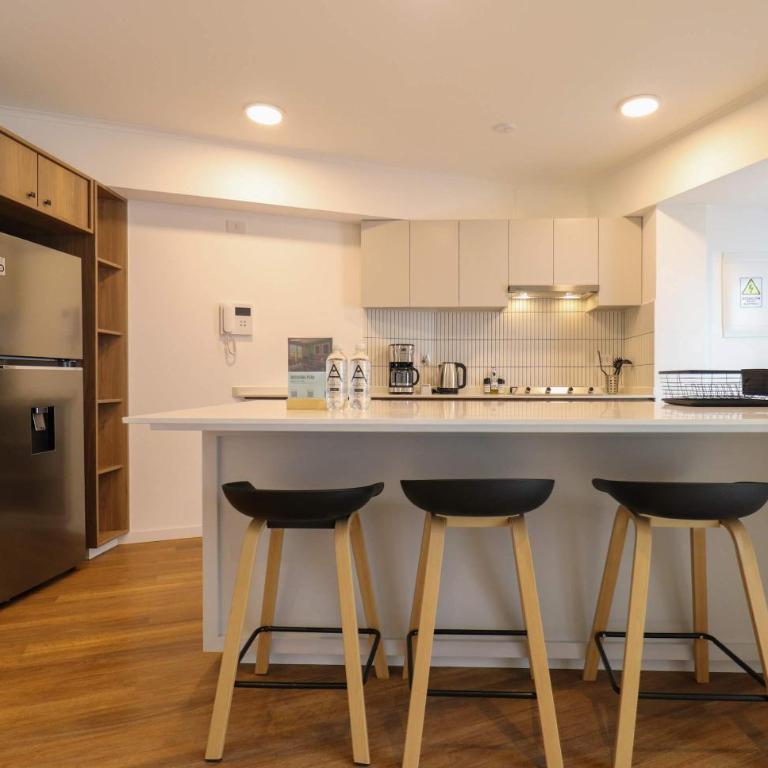 Executive 2BR with Balcony in Premium San Isidro - Two-Room Apartment - 4