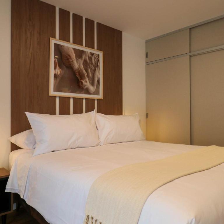 Executive 2BR with Balcony in Premium San Isidro - Two-Room Apartment - 21