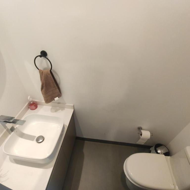 Suite Amoblada Sector la Carolina - One-Bedroom Apartment - 2