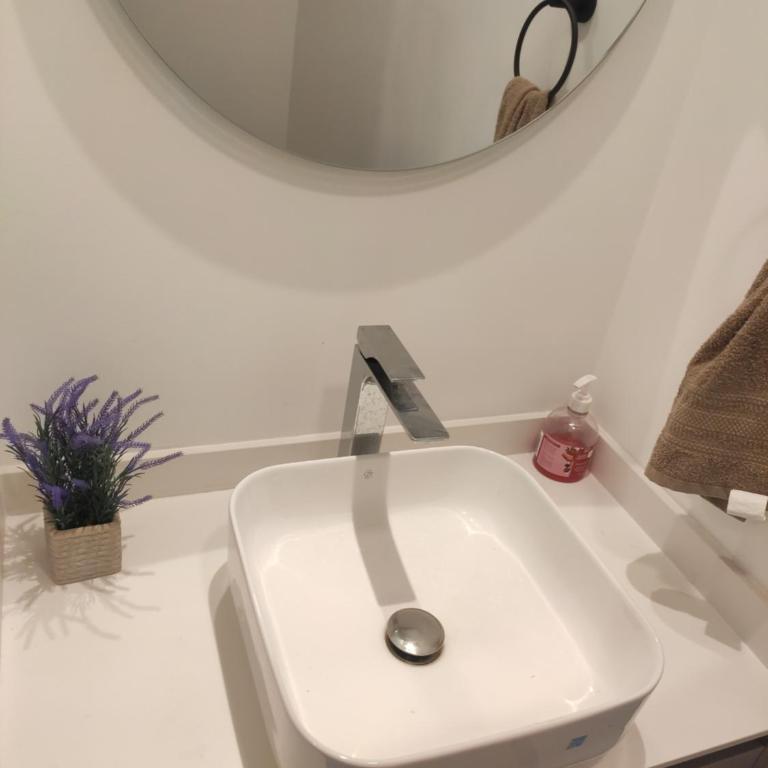 Suite Amoblada Sector la Carolina - One-Bedroom Apartment - 12