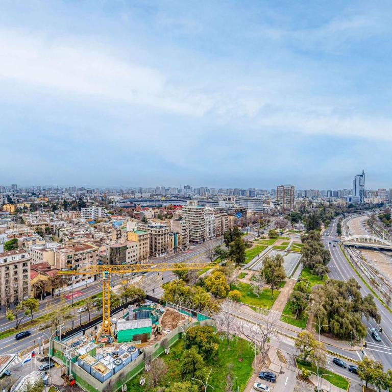 Skyline Home - 3D Wifi & City Views - Apartment - 5