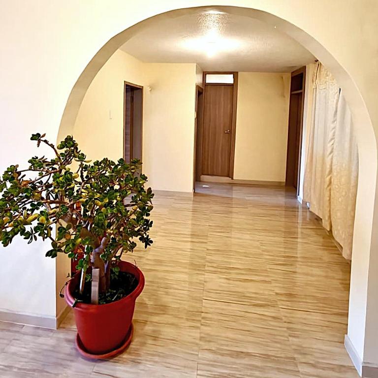 DEPARTAMENTO EN Riobamba ALBORADA VIP - Three-Bedroom Apartment - High Floor - 6