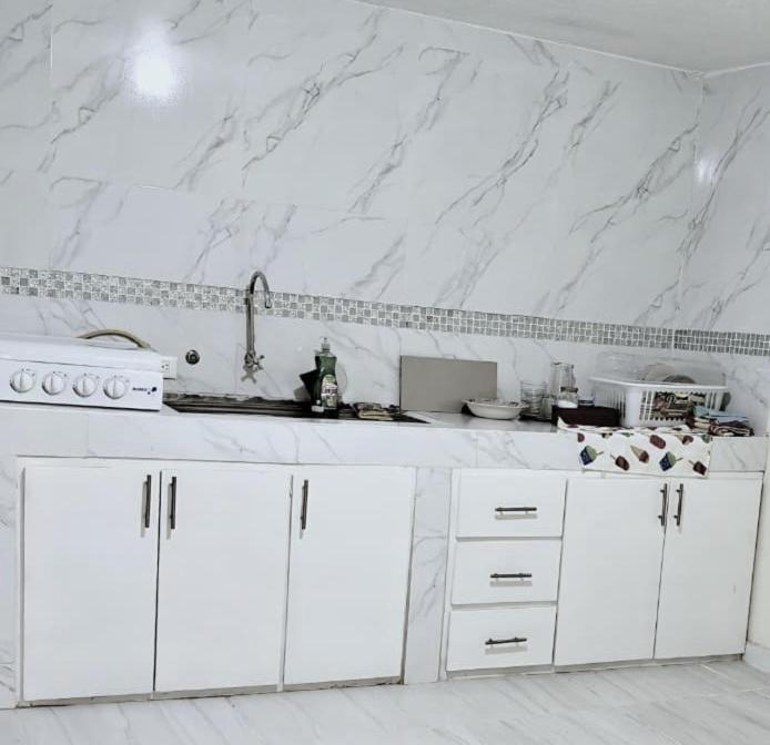 DEPARTAMENTO EN Riobamba ALBORADA VIP - Three-Bedroom Apartment - High Floor - 9