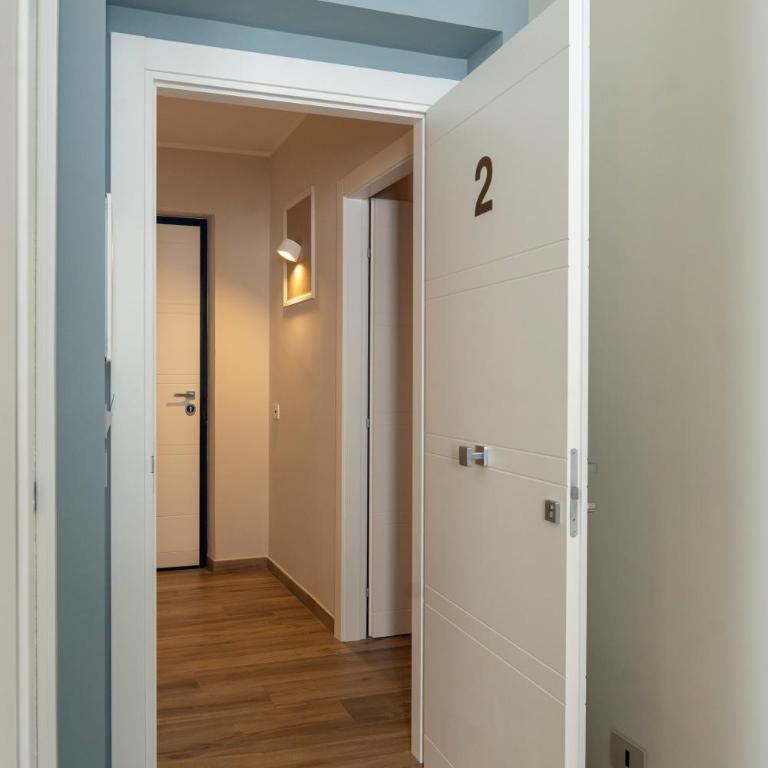 Lepanto Central - Double or Twin Room - 12