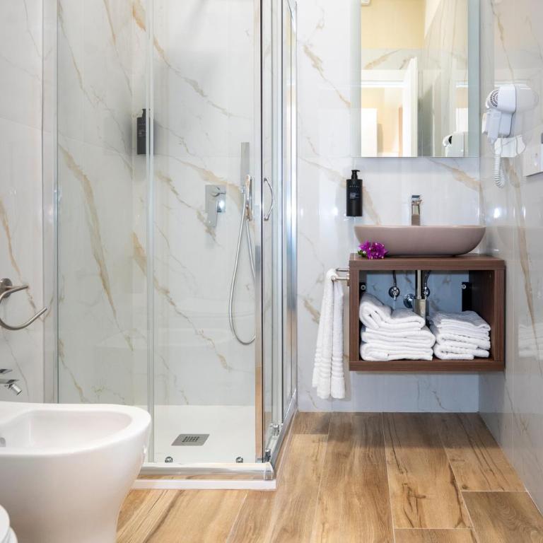 Lepanto Central - Deluxe Triple Room - 9