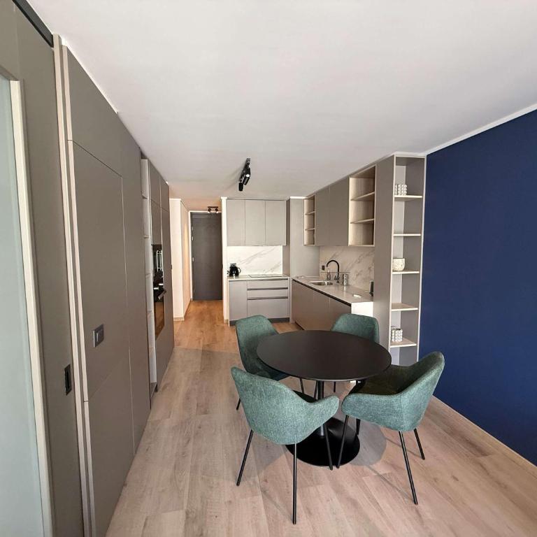 Stylish 1-BR Urban Oasis for 3 in Las Condes - Apartment - 11