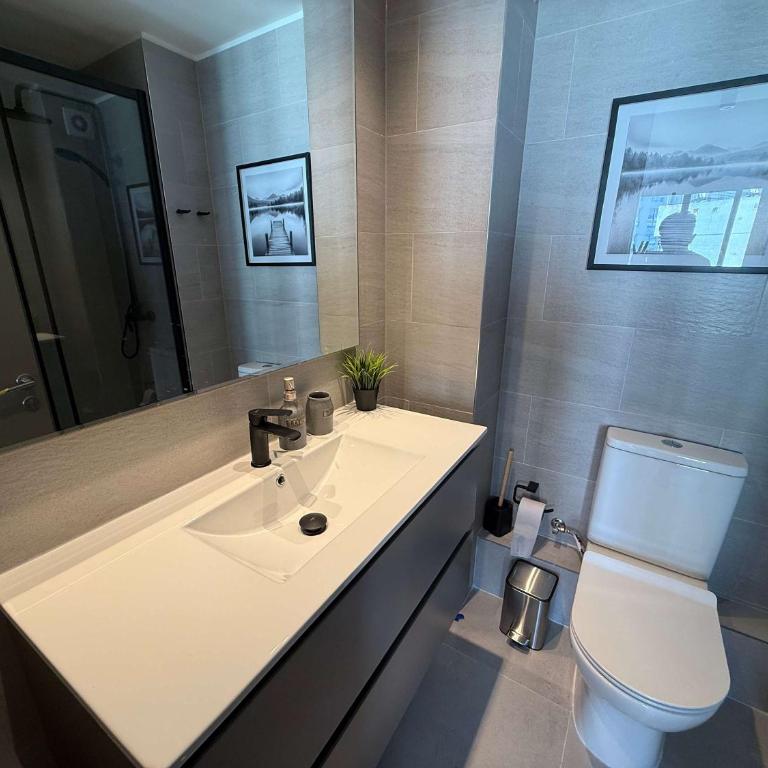 Stylish 1-BR Urban Oasis for 3 in Las Condes - Apartment - 14