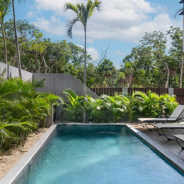 6BR Villa at Premium Location 24 h Security - Villa - 2