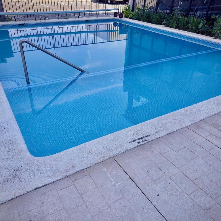 Departamento Completo con Terraza, Alberca y Gimnasio - Apartamento de 2 dormitorios - 3