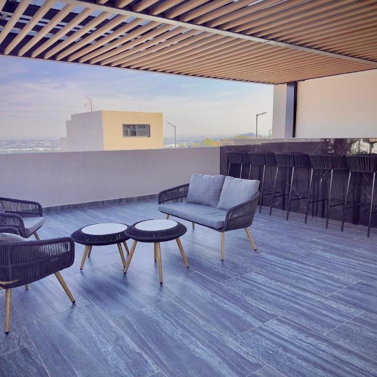 Departamento Completo con Terraza, Alberca y Gimnasio - Apartamento de 2 dormitorios - 20