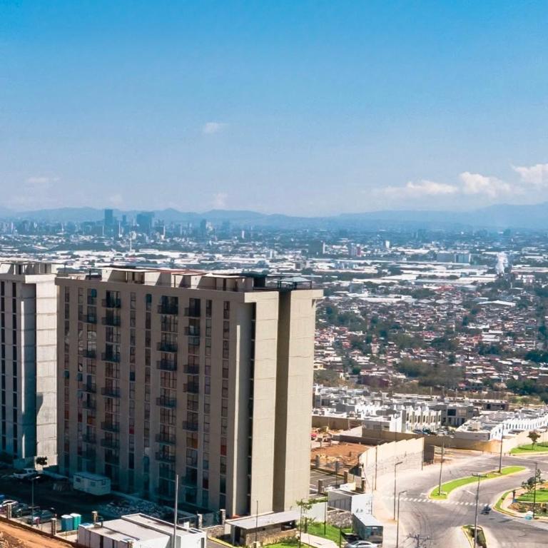 Departamento Completo con Terraza, Alberca y Gimnasio - Apartamento de 2 dormitorios - 4