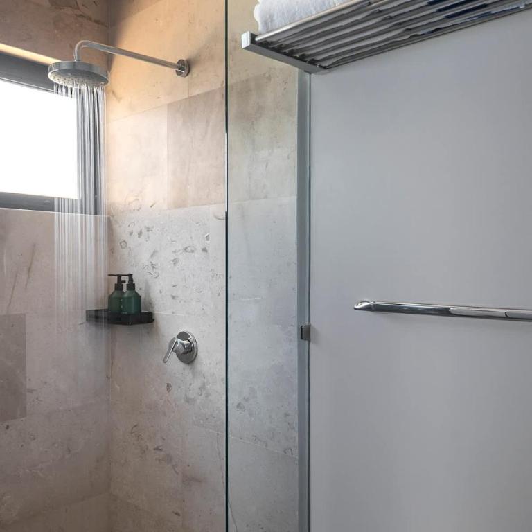 Beachfront 2BR Condo, Private Pool & Tankah Bay - Apartamento - 33