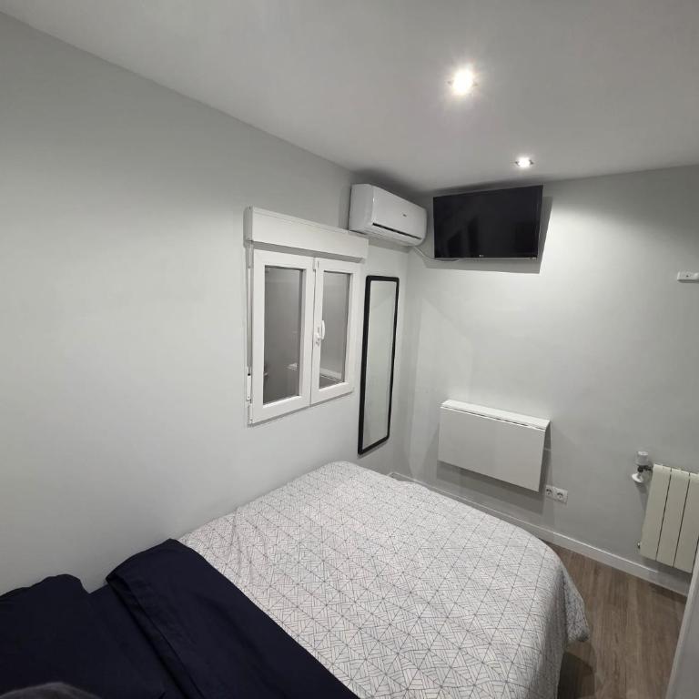 Habitación privada con baño compartido en Madrid - Double Room with Shared Bathroom - 4