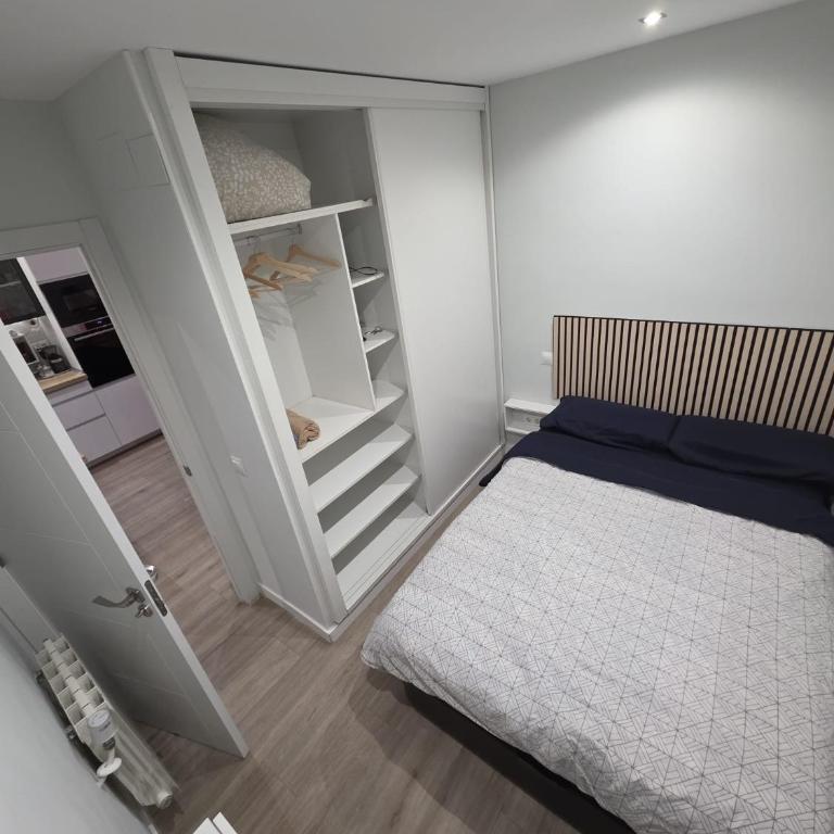 Habitación privada con baño compartido en Madrid - Double Room with Shared Bathroom - 2