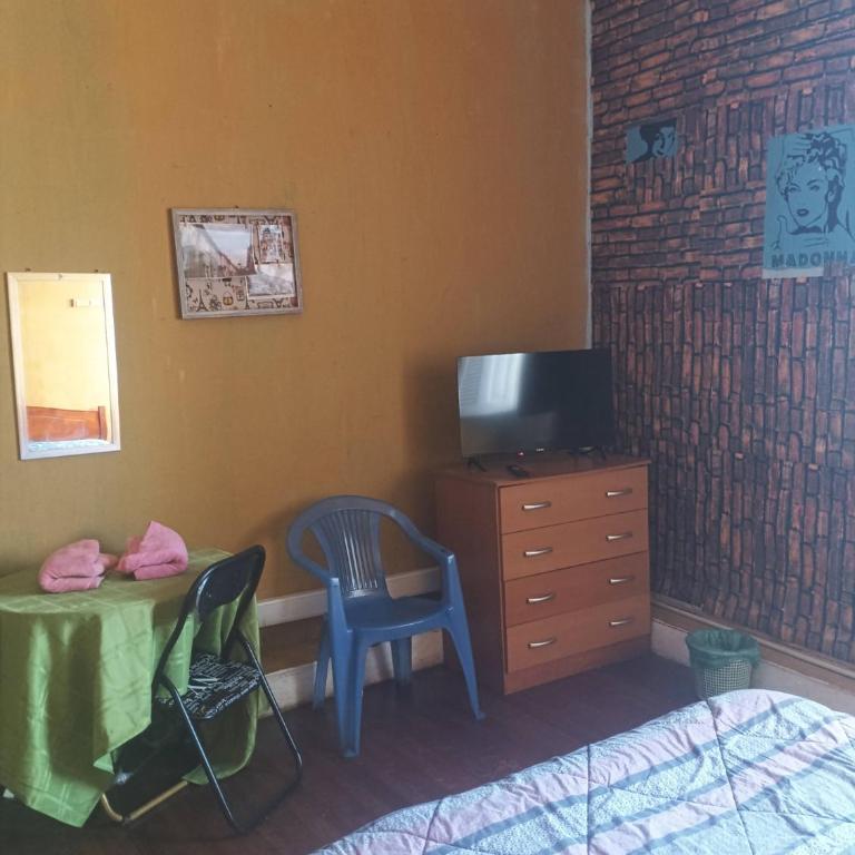 Hostal del Gato valparaiso - Double Room with Private Bathroom - 1