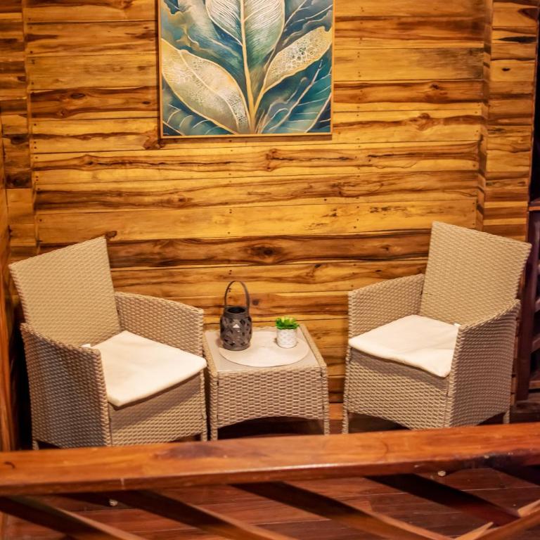 Castle Beach Hostel - Double Room with Sea View - 5