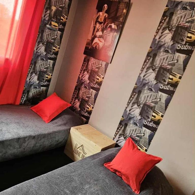 Family - Reims Cathedral View - City Break - Two-Bedroom Apartment - 4
