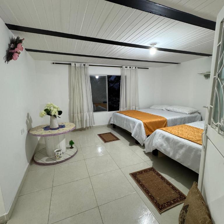Manaju - Finca Campestre y Glamping - Habitación Cuádruple - vistas al jardín - 7