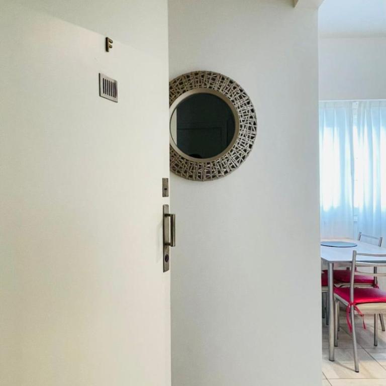 Dpto 2 amb Reciclado - Corrientes y Belgrano - One-Bedroom Apartment - 12
