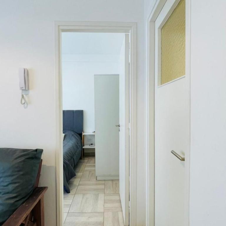 Dpto 2 amb Reciclado - Corrientes y Belgrano - One-Bedroom Apartment - 6