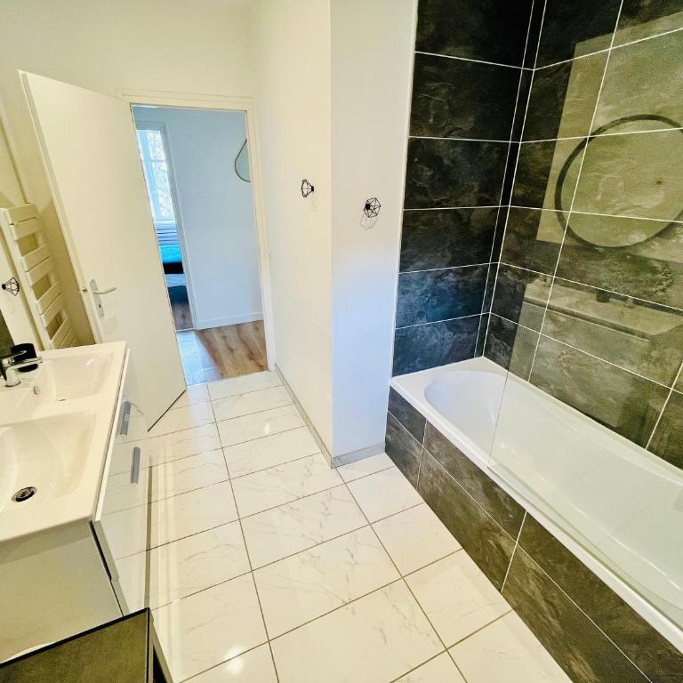 Inédit : appartements grandes capacités sur les quais de Blois - 23 pers - Apartment - 9
