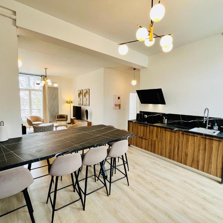 Inédit : appartements grandes capacités sur les quais de Blois - 23 pers - Apartment - 34