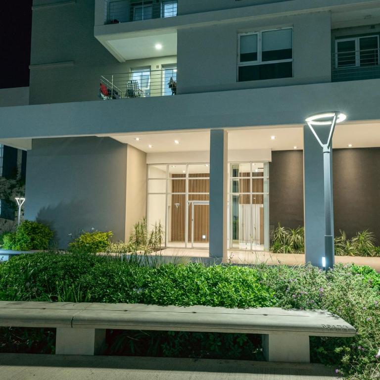 Amplio Apart con Cochera - Apartamento de 1 dormitorio - 3