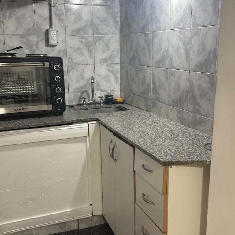 Departamento 3 amb frente al Shopping Aldrey - Two-Bedroom Apartment - 9