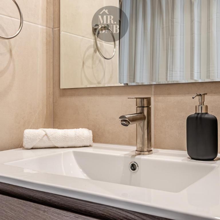 Carmen Apartments by Mr BnB - Two-Bedroom Apartment - 4