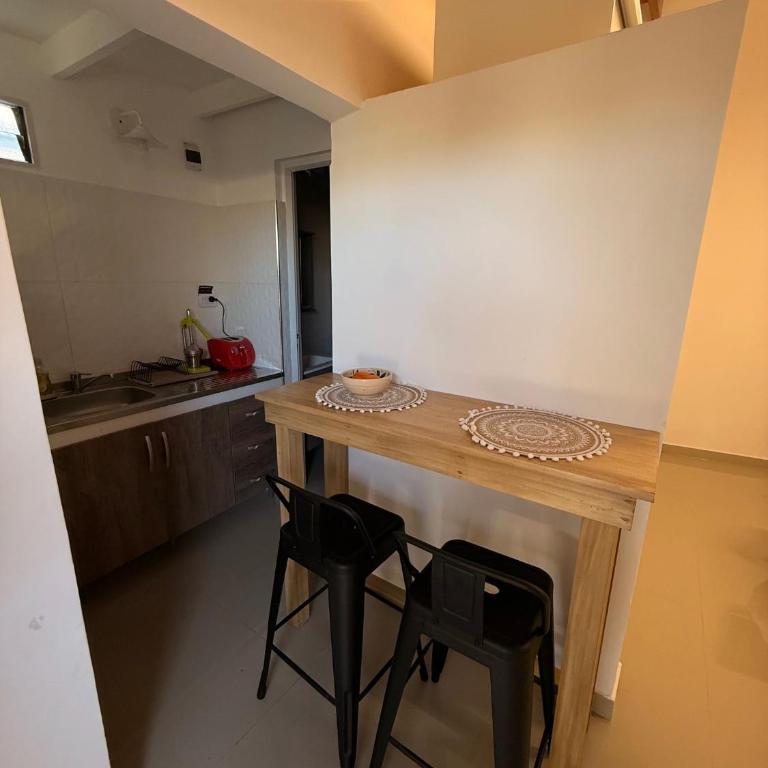 Cocheras Ezeiza Victoria - Habitación Familiar con baño privado - 14